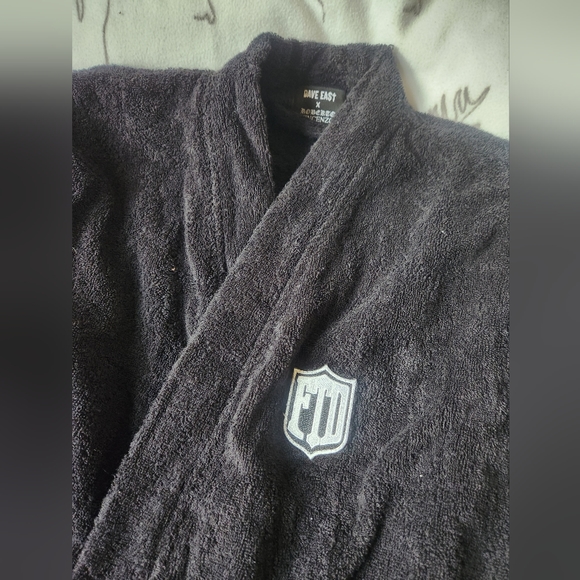 FTD Bathrobe - Picture 5 of 9